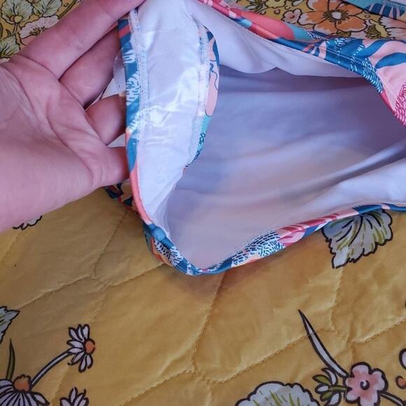 Hurley tropical floral bikini moderate coverage plus size 1X, 2X, 3X NEW - Picture 7 of 12